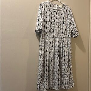 S MaxMara women’s dress Geometric Black and White Dress - short sleeve